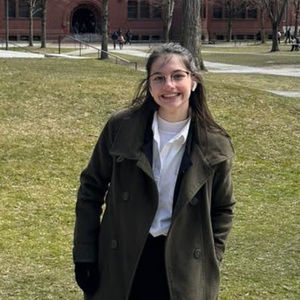 Meet your Posher, Isadora urio